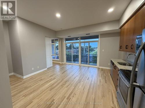 301 - 682 CHURCHILL AVENUE N , Ottawa, Ontario K1Z 5G5 4