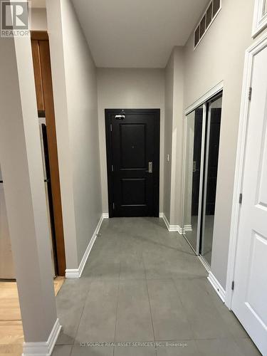301 - 682 CHURCHILL AVENUE N , Ottawa, Ontario K1Z 5G5 5