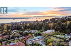 1035 KING GEORGES WAY  West Vancouver, BC V7S 1S6