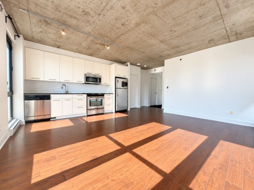 745-1414 Rue Chomedey , Montréal (Ville-Marie), QC H3H 0A2 5
