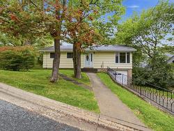 49 Tremont Drive  Rockingham, NS B3M 1X8