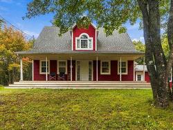 85 Haliburton Crescent  Stillwater Lake, NS B3Z 1P4