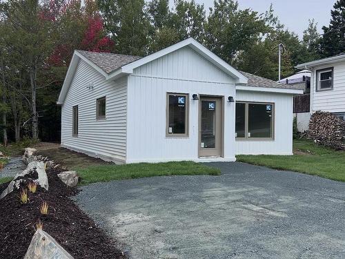 33 Waynewood Drive  Dartmouth, NS B2W 1G1