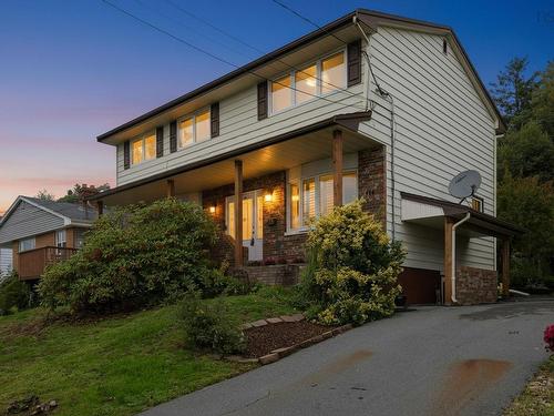 114 Regal Road  Dartmouth, NS B2W 4H8