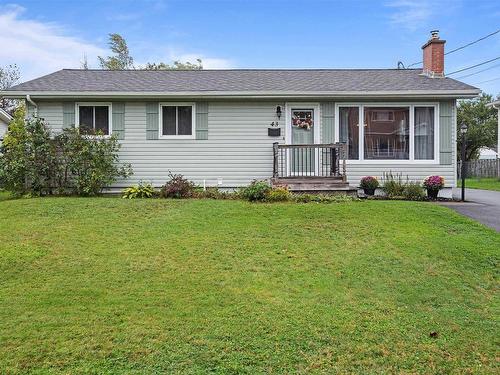 43 Chittick Avenue  Dartmouth, NS B2Y 3J9