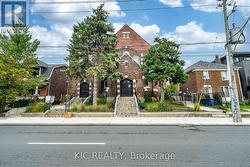 111 - 1183 DUFFERIN STREET  Toronto, ON M6H 4B7