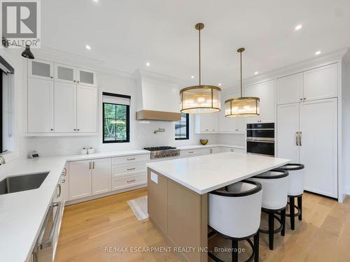 260 Kent Crescent, Burlington, ON 