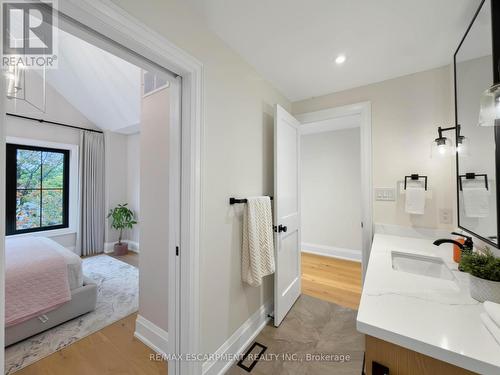 260 Kent Crescent, Burlington, ON 