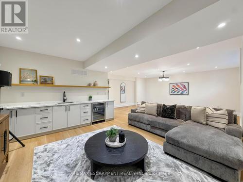 260 Kent Crescent, Burlington, ON 