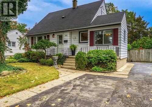746 KEMSLEY DRIVE  Sarnia, ON N7V 2M2