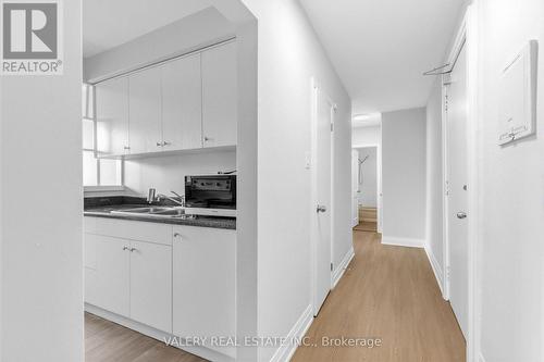 5 - 12 WESTGATE BOULEVARD , Toronto, Ontario M3H 1N6 3