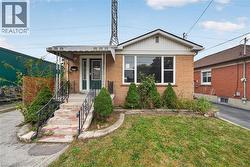 11 SELKIRK Avenue  Hamilton, ON L8H 5L6