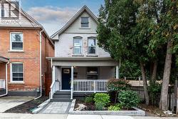 427 JACKSON Street W  Hamilton, ON L8P 1N3