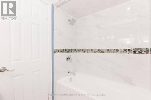 2419 Cashmere Avenue, Mississauga, ON 