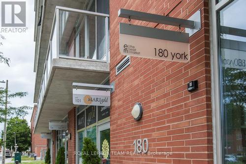 209 - 180 YORK STREET , Ottawa, Ontario K1N 1J6 3