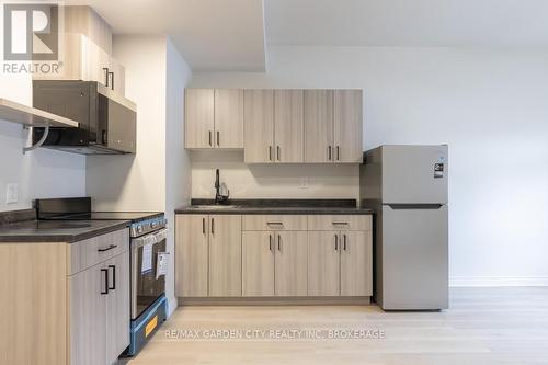 54 FRONT STREET S , Thorold (Thorold Downtown), Ontario L2V 1X1 2