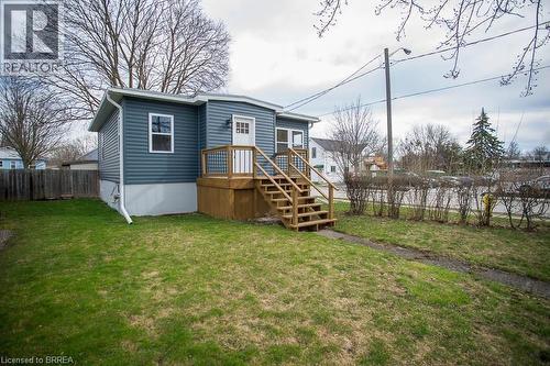 20 PARK Avenue E , Brantford, Ontario N3S 2Z2 3