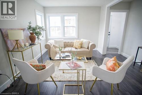 20 PARK Avenue E , Brantford, Ontario N3S 2Z2 4