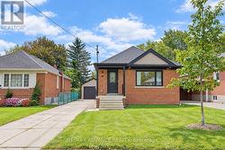 39 JANET BOULEVARD  Toronto, ON M1R 1H7
