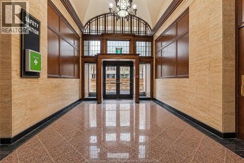 267 PELISSIER STREET Unit# 403 , Windsor, Ontario N9A 4K2 5