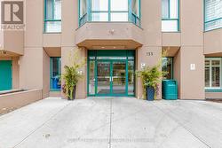 PH15 - 155 HILLCREST AVENUE  Mississauga, ON L5B 3Z2
