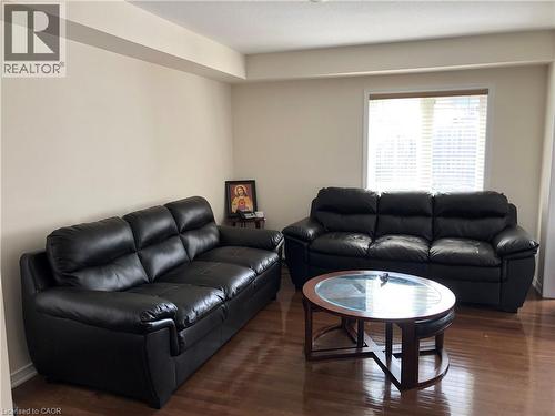 43 ARMSTRONG Avenue , Cambridge, Ontario N1P 0A1 4
