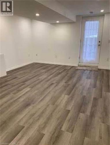 3 INNSWOOD Place Unit# Lower , Hamilton, Ontario L8W 2V3 2