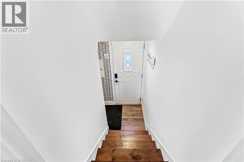 41 SHARON Avenue Unit# Basement Unit , Hamilton, Ontario L8T 1E2 5