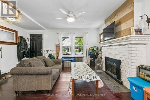 MAIN & 2ND - 585 WOODBINE AVENUE , Toronto, Ontario M4E 2H9 2