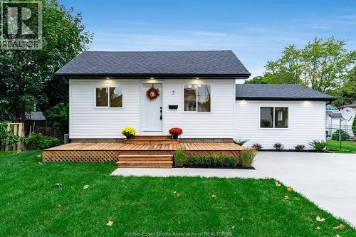 5 Howard STREET  Leamington, ON N8H 1G4