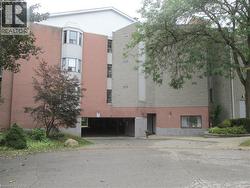 5 NIAGARA Street Unit# 203  Grimsby, ON L3M 5A3