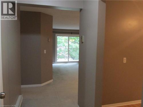 5 NIAGARA Street Unit# 203 , Grimsby, Ontario L3M 5A3 2