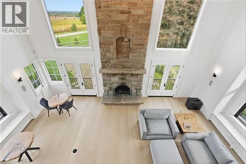 2376 8 Sideroad, Burlington, ON 