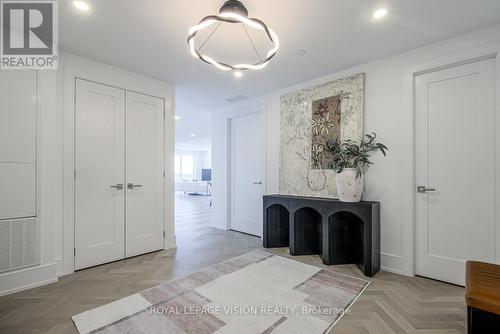 512 - 155 MERCHANTS' WHARF , Toronto, Ontario M5A 0Y4 5