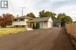 183 SUNNYRIDGE Road  Hamilton, ON L0R 1R0