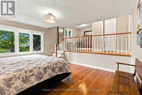 2332 Folkway Drive, Mississauga, ON 