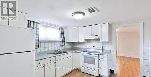 584 MONTGOMERY STREET , Oshawa, Ontario L1H 7K2 3