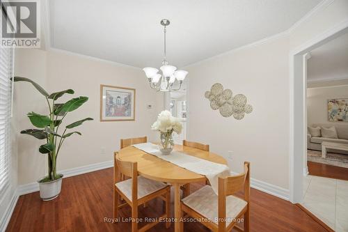 Separate formal dining room - 5923 Tweed Court, Mississauga, ON 