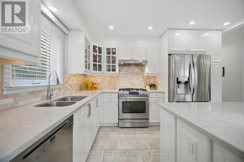 Tons of cupboard space! - 5923 Tweed Court, Mississauga, ON 