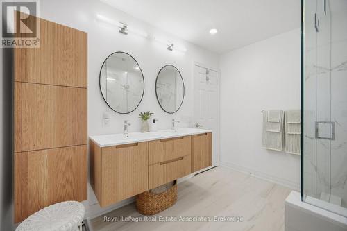 Updated primary washroom - 5923 Tweed Court, Mississauga, ON 