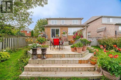 Abundant seating space - 5923 Tweed Court, Mississauga, ON 