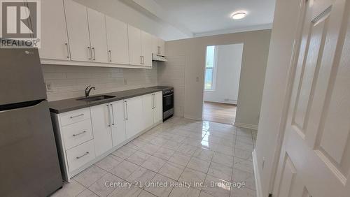 11 - 172.5 HUNTER STREET W , Peterborough (Town Ward 3), Ontario K9H 2L2 2