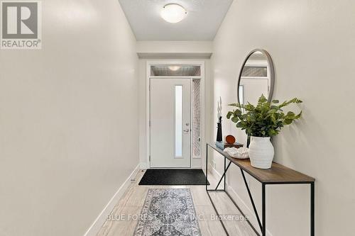 2112 MEADOWGATE BOULEVARD , London South (South U), Ontario N6M 0H5 4