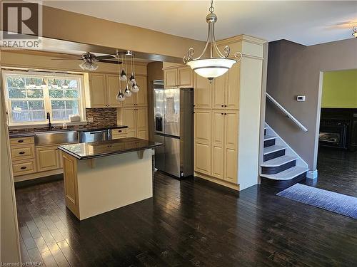 326 ERIE Avenue , Brantford, Ontario N3S 2H8 3