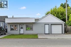 3603 WALKER  Windsor, ON N8W 3S6