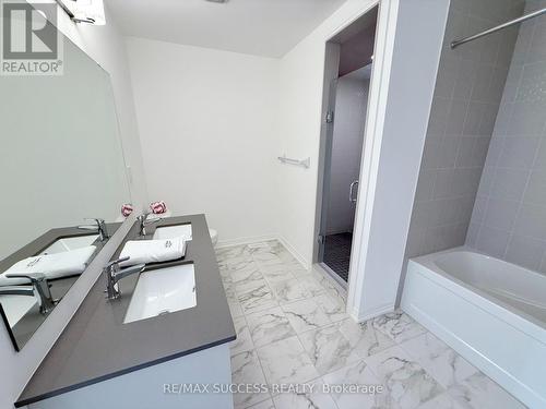 89 FLAN BOULEVARD , Barrie, Ontario L9J 0E1 5