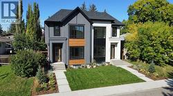 1632 21 Avenue NW  Calgary, AB T2M 1M1