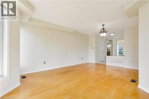 2204 GRAND OAK Trail , Oakville, Ontario L6M 4S6 3