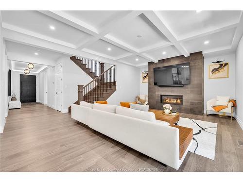 256 XAVIER Circle , Lakeshore, ON N0R 1A0 4