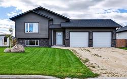 40 Amberfield DR Mitchell, MB R5G 1G9